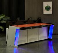 Panneau lumineux latéral led, surveillance de la console, centre de commande de diffusion, salle de contrôle de sécurité, table de console