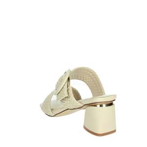 Sandalias de Tacón para Mujer Laura Biagiotti, Color Beige, con Tira Tejida y Tacón Cuadrado - Product Image 2