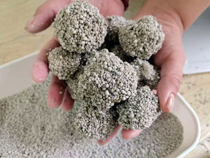 Sıcak satış topu şekilli Bentonite kedi kumu Oem / Odm çok koku düşük toz güçlü topaklanmayan kedi kumu kum - Product Image 3