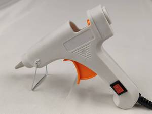 Pistolet à colle 10W DIY domestique pour la fabrication de pinces à cheveux et de bijoux, idéal pour la fusion de colle sur le plastique, le papier et le métal - Product Image 5