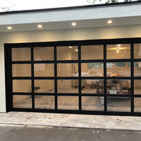 Nouvelles portes de garage en polycarbonate noir, aluminium moderne, vue panoramique, transparentes, en plexiglas, portes de garage en verre