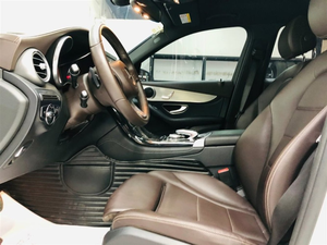 Boutique SUV <span class=keywords><strong>Mercedes</strong></span>-Benz <span class=keywords><strong>GLC</strong></span> <span class=keywords><strong>2018</strong></span> <span class=keywords><strong>GLC</strong></span> 200 4MATIC Hybrid Turbo Engine Dirección derecha de alta calidad Auto Venta al por mayor - Product Image 2