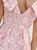 Jacquard floral Fukro avec un design tridimensionnel, motif jacquard texturé tissé pour la confection de robes et de vêtements en jacquard