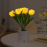 Lampe de chevet créative transfrontalière 2025 en forme de bouquet de tulipes artificielles – Lampe d'ambiance de luxe faite à la main pour chambre à coucher et maison