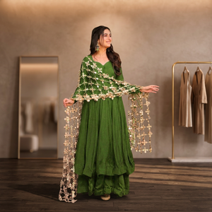 Ensemble Salwar Kameez brodé vert avec dupatta, tenue traditionnelle indienne et pakistanaise pour femmes, pour mariage et fêtes, coupe ample longue jusqu'au sol - Product Image 2