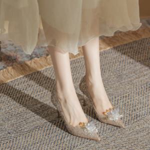 รองเท้าแต่งงานสไตล์ฝรั่งเศสสำหรับฤดูร้อน รองเท้าส้นเข็มผู้หญิงดีไซน์หรูหรา ประดับคริสตัลเพชร ทำจากหนังแท้ - Product Image 5