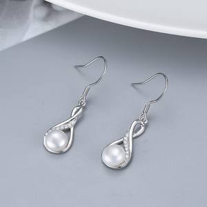 Set di <span class=keywords><strong>Orecchini</strong></span> e Collana in Argento Sterling 925 con Perle d'Acqua Dolce da Donna per la <span class=keywords><strong>Festa</strong></span> <span class=keywords><strong>della</strong></span> <span class=keywords><strong>Mamma</strong></span> o Compleanno <span class=keywords><strong>Orecchini</strong></span> a Lobo a Goccia - Product Image 3