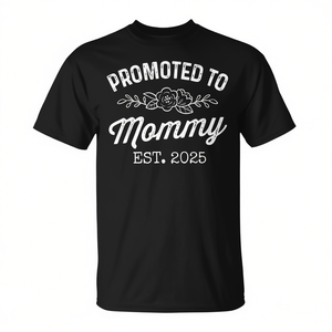 T-shirt « Promue à la place de maman » 2025 pour les futures mamans, cadeau pour maman première fois maman - Product Image 2