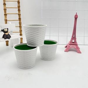 Pot rond imitation rotin 6,5 cm H 8 cm D pour plantes vertes et fleurs artificielles, utilisation en jardin, matériau en mousse plastique - Product Image 2