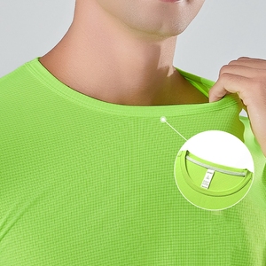 Imprimé personnalisé T-shirt en jersey de polyester 100% pour hommes à séchage rapide respirant motif solide pour l'entraînement physique - Product Image 2
