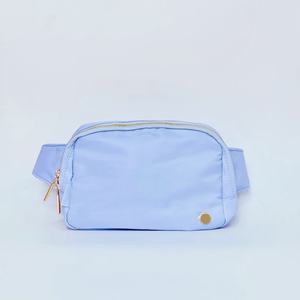 Riñonera/Bolso de Cintura Unisex de 2L con Correa con Logotipo Dorado, para Correr, desde Almacén en EE. UU. - Product Image 3