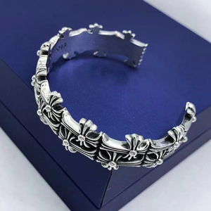 Bracelet large unisexe de style punk <span class=keywords><strong>à</strong></span> double croix, version de haute qualité de la marque CH Trendy, bijoux de mode pour offrir en cadeau - Product Image 4