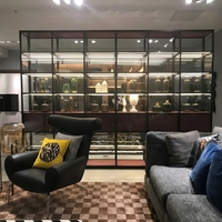 Armoire à vin personnalisée avec cadre en aluminium et porte en verre pour villa