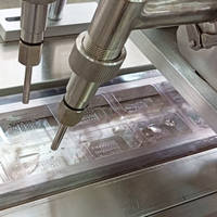 Machine d'emballage sous blister automatique DPP 80 140 pour produits liquides comme le miel, le gel, les cosmétiques, l'huile d'olive, le chocolat, la confiture, le ketchup de tomate, la crème