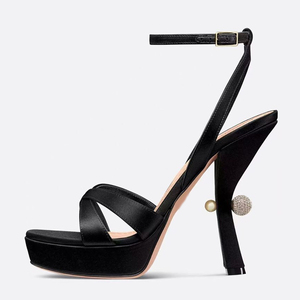 รองเท้าส้นสูงแบบรัดข้อเท้าประดับเพชรและมุกสำหรับผู้หญิง รองเท้าส้นเตี้ยแบบสายไขว้ผ้าซาตินสำหรับฤดูร้อน - Product Image 1