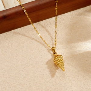 Stainless Steel Conch Necklace 18k Gold Plated Ocean Beach Style Daily Fashion Clavicle Chain - Product Image 3