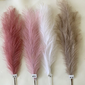 Vente en gros d'herbe de pampa artificielle de 120 cm, grandes plumes de pampa artificielles pour la décoration de la maison, les mariages, le style bohème, fourniture OEM - Product Image 1