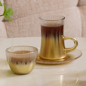 All'ingrosso un <span class=keywords><strong>Set</strong></span> di <span class=keywords><strong>6</strong></span> tazze a doppio strato di alta qualità con gradiente dorato tazze da caffè <span class=keywords><strong>Set</strong></span> da tè turco - Product Image 4