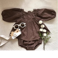 Nouvelle collection de vêtements pour enfants style coréen, ensemble bébé printemps-automne en coton brodé, chemise de poupée pour fille + short à col et motif fesses volumineuses