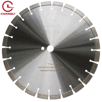 Lame de scie diamantée en nitrure industrielle de 14 pouces (350 mm), soudée haute fréquence OEM pour la découpe d'asphalte et de béton