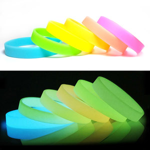 Bán Buôn Giá Rẻ Tùy Chỉnh Cao Su <span class=keywords><strong>Debossed</strong></span> Logo Màu Đầy Ban Nhạc Cổ Tay Silicone Dây Đeo Cổ Tay Vòng Đeo Tay Cho Bán - Product Image 3