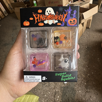 Cadeau de Noël Halloween Jouets promotionnels en caoutchouc souple à quatre compartiments Jouets anti-stress à presser pour garçons et filles Emballage boîte bonbons maltés
