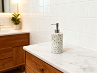 Ensemble d'accessoires de salle de bain en terrazzo blanc écologique, vente en gros directe d'usine : distributeur de savon, gobelet, porte-brosse WC, porte-savon