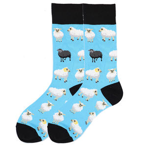 <span class=keywords><strong>Chaussettes</strong></span> tendance pour hommes et femmes à motifs animaux (chat, paresseux, mouton, ours polaire, flamant rose, ours brun) – Vente en gros usine - Product Image 4
