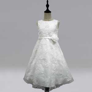 D30145 Abito da Damigella con Ricamo Integrale in Tulle e Decorazioni Floreali in Vita per Matrimoni - Product Image 3