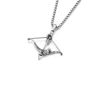 Collana Versatile in Acciaio Inossidabile con Ciondolo in Lega a Forma di Arco e Freccia 3D, Accessorio Hip Hop da Uomo per Maglione - Product Image 5