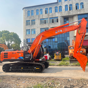 HITACHI รถขุดตีนตะขาบไฮดรอลิกดั้งเดิม ZX200 HITACHI รถขุดมือสอง - Product Image 1