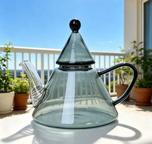 Théière en verre conique gris fumé personnalisée OEM ODM avec couvercle assorti, carafe et pichet en verre en gros pour <span class=keywords><strong>la</strong></span> maison et le café - Product Image 1