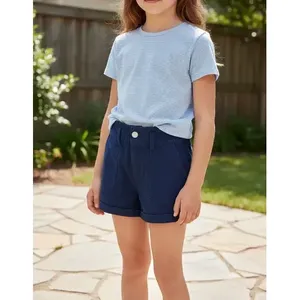 Bermuda da ragazza a vita alta in cotone elasticizzato tinta unita, traspiranti, con bottoni frontali, lunghezza corta 31405 - Product Image 1