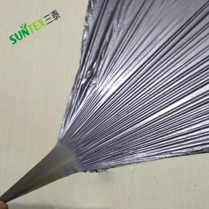 Ldpe <span class=keywords><strong>argent</strong></span>é et noir avec film plastique Uv Perforateur Couvre-sol Plastique PE Film de paillis agricole noir - Product Image 2