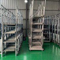 Escaliers d'accès multi-étages compacts avec marches antidérapantes pour plateforme de chargement d'usine chimique, accès sécurisé
