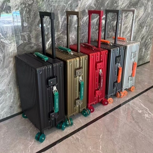Set di Valigie Trolley da Viaggio in Alluminio con Scomparto per Laptop OEM/ODM, Ruote Girevoli Staccabili e Facili da Mantenere - Product Image 4