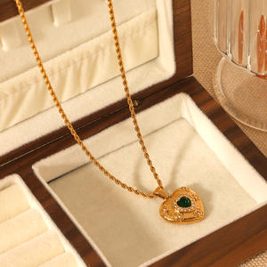 Collar de Mujer con Colgante de Estilo Francés, Moderno, de Acero Inoxidable Chapado en Oro de 18K, con Forma de Corazón y Diamantes, Estilo Budista, Cadena de Eslabones, Gargantilla - Product Image 1