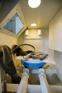 Cabine de sablage à sec robuste avec aspiration pour le nettoyage des métaux - Product Image 4