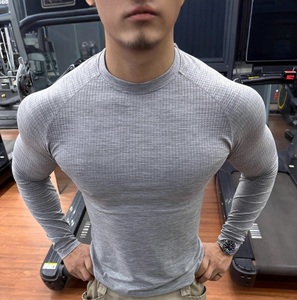 T-shirts ajustés personnalisables 4 directions 180 g/m² sans couture 240-260 g/m² MOQ pour hommes jeunes, respirants, haute performance, pour la gym, vêtements masculins - Product Image 6