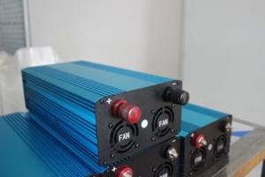 1000W 순수 사인파워 <span class=keywords><strong>UPS</strong></span> 오프 그리드 인버터 (15A 충전기) 태양열 패널-고효율 단상 인버터 - Product Image 5