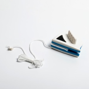 Magnetic Glass Cleaner Brush Outside Glass Cleaning Wash Window Double-sided Glass Plastic + Magnet 16*12.5CM Color Box