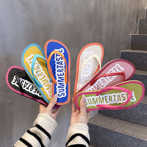 <span class=keywords><strong>Tongs</strong></span> d'été 2026 pour femmes, motif marguerite, antidérapantes, résistantes à l'usure, légères, chaussures de plage pour l'extérieur - Product Image 4