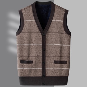 เสื้อกั๊กคาร์ดิแกนถักนิตติ้งสำหรับผู้ชาย น้ำหนักเบา อุ่นสบาย สวมใส่สบาย ทรงเข้ารูป ติดกระดุม แบบไม่มีแขน เสื้อสเวตเตอร์ถักนิตติ้งสำหรับผู้ชาย - Product Image 2