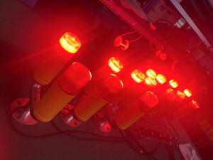 Luz de Obstrucción de Baja Intensidad FAA L-810, Doble Luminaria AC/DC para Torres de Telecomunicaciones - Product Image 2