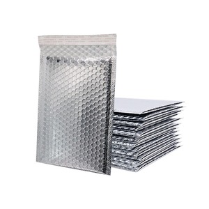 Sobre de Envío Acolchado Ecológico Personalizado, Metálico Plateado, Resistente a Desgarros, para Embalaje de Ropa - Product Image 1