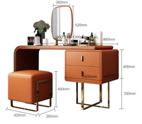 Ensemble de coiffeuse moderne minimaliste en bois massif éclairé avec miroir ovale et tabouret, idéal pour la décoration des chambres d'appartements et d'hôtels