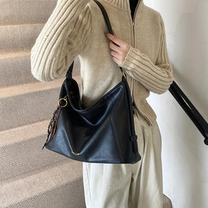 Sac à bandoulière vintage pour femme, nouveau design 2026, sac messager en cuir tissé de haute qualité - Product Image 2