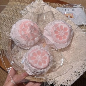 Jouet Squishy Gâteau <span class=keywords><strong>Sakura</strong></span> 2026 – Le Jouet Anti-Stress le Plus Vendu en TPE SEBS, Fleur Rose Solide Sensorielle à Presser, Non Toxique - Product Image 1