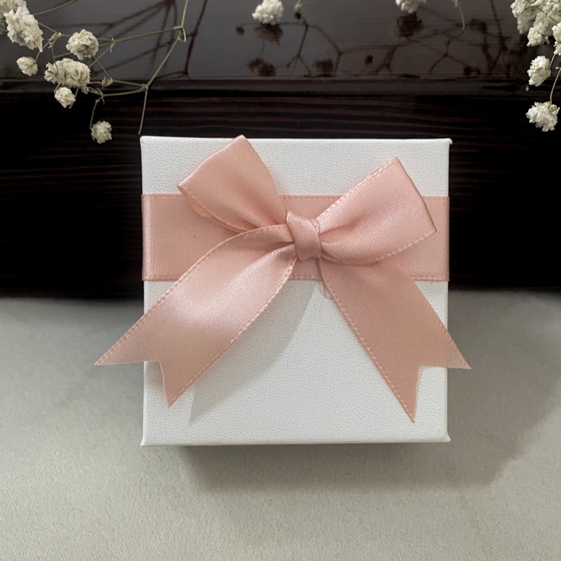 Pink Bow+White Box