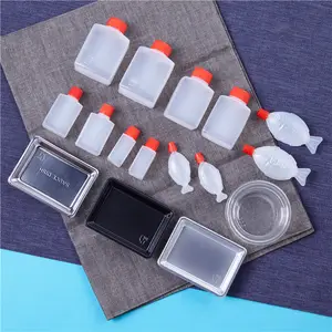 Mini botella rectangular de plástico para salsa de soja, contenedor de plástico para Sushi, con forma de pescado, botellas multiusos, 30ml